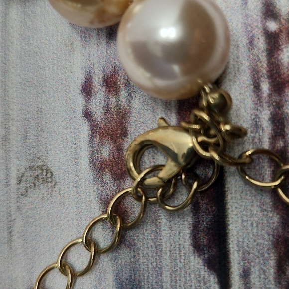 KJL‎ Simulated Pearl Necklace Metallic Pastel 'First Lady' - Picture 4 of 4